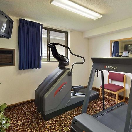 Country Club Inn & Suites Kirksville Bagian luar foto